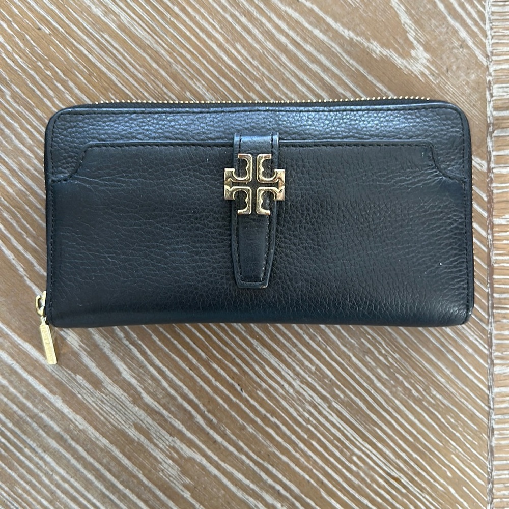 Tory Burch wallet